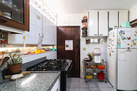 Casa à venda com 170m², 3 quartos e 2 vagas Casa à venda com 170m², 3 quartos e 2 vagasCozinha