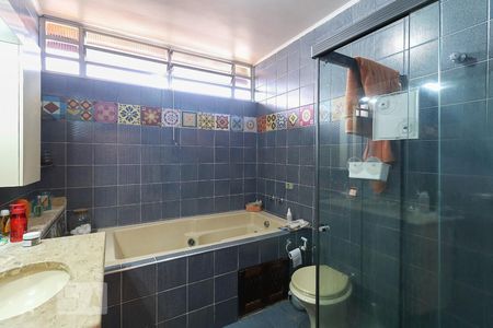 Casa à venda com 170m², 3 quartos e 2 vagas Casa à venda com 170m², 3 quartos e 2 vagasBanheiro da Suíte