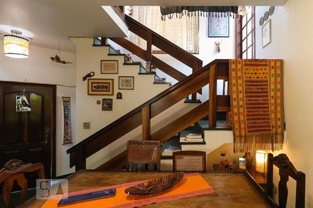 Casa à venda com 170m², 3 quartos e 2 vagas Casa à venda com 170m², 3 quartos e 2 vagasSala