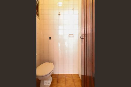 Casa à venda com 170m², 3 quartos e 2 vagas Casa à venda com 170m², 3 quartos e 2 vagasBanheiro de Serviço