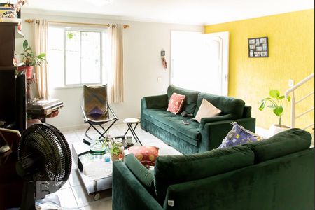 Sala de casa de condomínio à venda com 3 quartos, 101m² em Vila Pierina, São Paulo