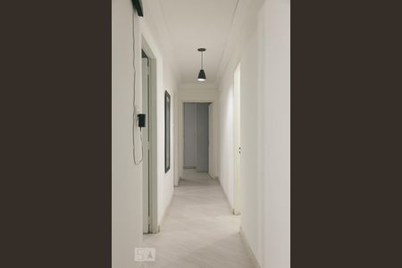 Apartamento à venda com 90m², 3 quartos e sem vaga Apartamento à venda com 90m², 3 quartos e sem vagaCorredor