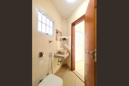 Casa à venda com 136m², 3 quartos e 1 vaga Casa à venda com 136m², 3 quartos e 1 vagaBanheiro Social