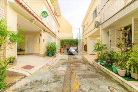 Casa à venda com 136m², 3 quartos e 1 vaga Casa à venda com 136m², 3 quartos e 1 vagaÁrea comum