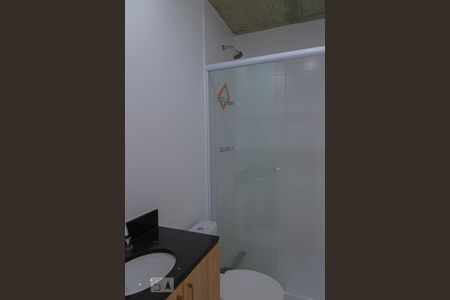 Banheiro de kitnet/studio para alugar com 1 quarto, 20m² em República, São Paulo
