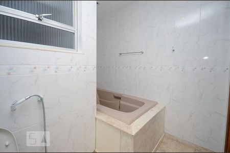 Apartamento à venda com 222m², 4 quartos e 2 vagas Apartamento à venda com 222m², 4 quartos e 2 vagasBanheiro da Suíte