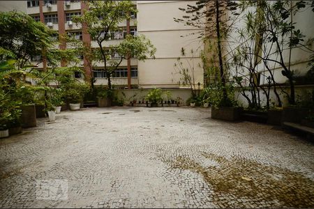 Apartamento à venda com 222m², 4 quartos e 2 vagas Apartamento à venda com 222m², 4 quartos e 2 vagasÁrea comum