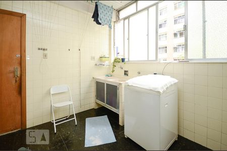 Apartamento à venda com 222m², 4 quartos e 2 vagas Apartamento à venda com 222m², 4 quartos e 2 vagasÁrea de Serviço