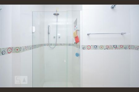 Apartamento à venda com 222m², 4 quartos e 2 vagas Apartamento à venda com 222m², 4 quartos e 2 vagasBanheiro Social