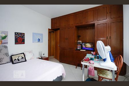 Apartamento à venda com 222m², 4 quartos e 2 vagas Apartamento à venda com 222m², 4 quartos e 2 vagasQuarto 2