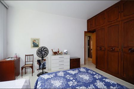 Apartamento à venda com 222m², 4 quartos e 2 vagas Apartamento à venda com 222m², 4 quartos e 2 vagasSuíte 1