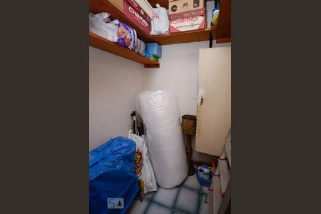 Apartamento à venda com 222m², 4 quartos e 2 vagas Apartamento à venda com 222m², 4 quartos e 2 vagasQuarto de Serviço 2