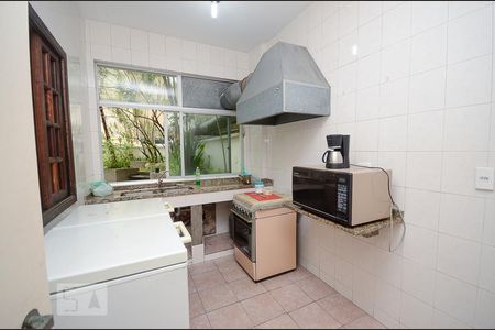 Apartamento à venda com 222m², 4 quartos e 2 vagas Apartamento à venda com 222m², 4 quartos e 2 vagasÁrea comum - Salão de festas