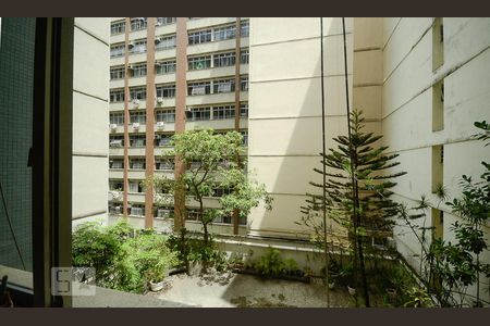 Apartamento à venda com 222m², 4 quartos e 2 vagas Apartamento à venda com 222m², 4 quartos e 2 vagasVista