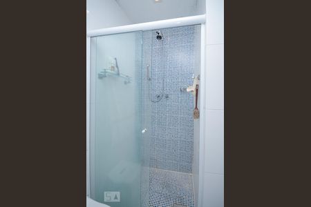 Apartamento à venda com 222m², 4 quartos e 2 vagas Apartamento à venda com 222m², 4 quartos e 2 vagasBanheiro da Suíte 2