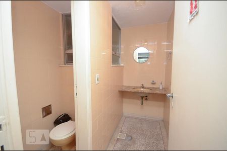 Apartamento à venda com 222m², 4 quartos e 2 vagas Apartamento à venda com 222m², 4 quartos e 2 vagasÁrea comum - Salão de festas