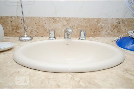 Apartamento à venda com 222m², 4 quartos e 2 vagas Apartamento à venda com 222m², 4 quartos e 2 vagasPia