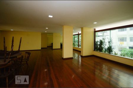 Apartamento à venda com 222m², 4 quartos e 2 vagas Apartamento à venda com 222m², 4 quartos e 2 vagasÁrea comum - Salão de festas