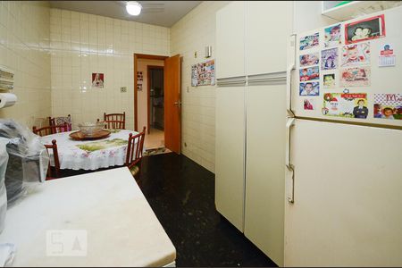 Apartamento à venda com 222m², 4 quartos e 2 vagas Apartamento à venda com 222m², 4 quartos e 2 vagasCozinha