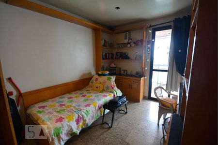 Apartamento à venda com 330m², 4 quartos e 4 vagas Apartamento à venda com 330m², 4 quartos e 4 vagasSuíte 2