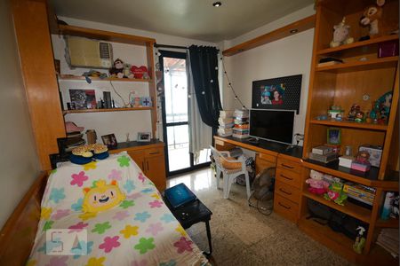 Apartamento à venda com 330m², 4 quartos e 4 vagas Apartamento à venda com 330m², 4 quartos e 4 vagasSuíte 2