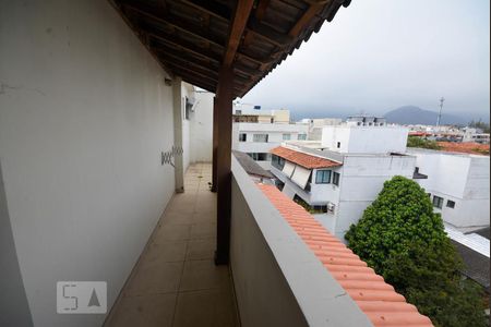 Apartamento à venda com 330m², 4 quartos e 4 vagas Apartamento à venda com 330m², 4 quartos e 4 vagasVaranda
