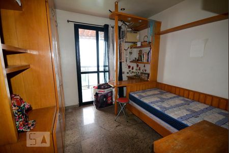 Apartamento à venda com 330m², 4 quartos e 4 vagas Apartamento à venda com 330m², 4 quartos e 4 vagasQuarto 3