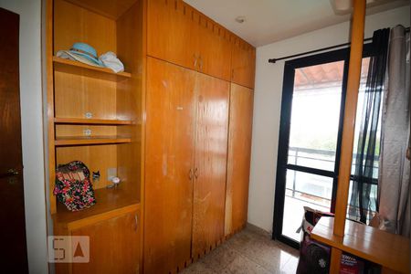 Apartamento à venda com 330m², 4 quartos e 4 vagas Apartamento à venda com 330m², 4 quartos e 4 vagasQuarto 3