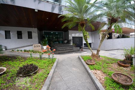 Apartamento à venda com 330m², 4 quartos e 4 vagas Apartamento à venda com 330m², 4 quartos e 4 vagasHall