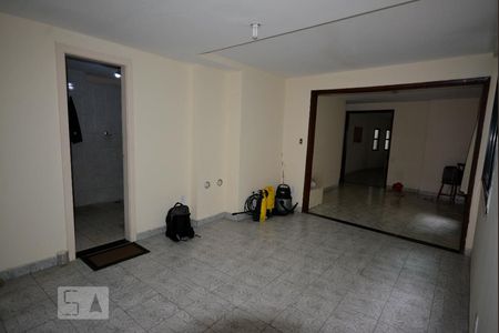 Apartamento à venda com 330m², 4 quartos e 4 vagas Apartamento à venda com 330m², 4 quartos e 4 vagasSalão de Festas
