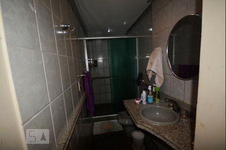 Apartamento à venda com 330m², 4 quartos e 4 vagas Apartamento à venda com 330m², 4 quartos e 4 vagasBanheiro da Suíte 2