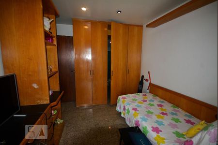 Apartamento à venda com 330m², 4 quartos e 4 vagas Apartamento à venda com 330m², 4 quartos e 4 vagasSuíte 2