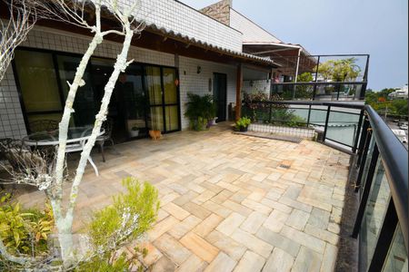 Apartamento à venda com 330m², 4 quartos e 4 vagas Apartamento à venda com 330m², 4 quartos e 4 vagasVaranda Sala