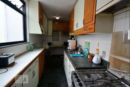Apartamento à venda com 330m², 4 quartos e 4 vagas Apartamento à venda com 330m², 4 quartos e 4 vagasCozinha