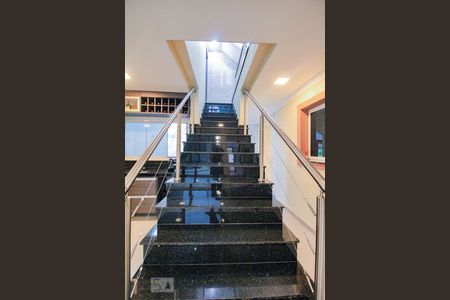 Casa à venda com 600m², 4 quartos e 5 vagasescada acesso dormitorio 