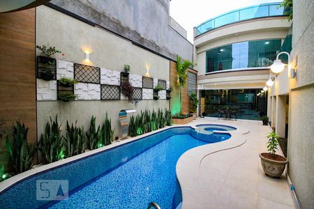 Casa à venda com 600m², 4 quartos e 5 vagasPiscina