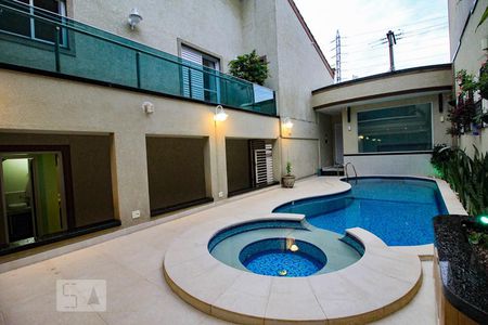 Casa à venda com 600m², 4 quartos e 5 vagasPiscina