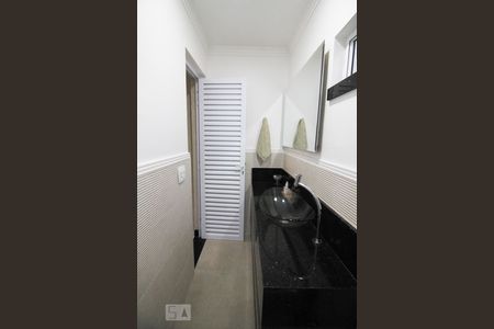 Casa à venda com 600m², 4 quartos e 5 vagasBanheiro sauna 