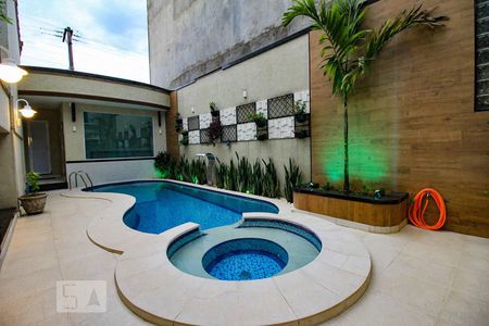 Casa à venda com 600m², 4 quartos e 5 vagasPiscina