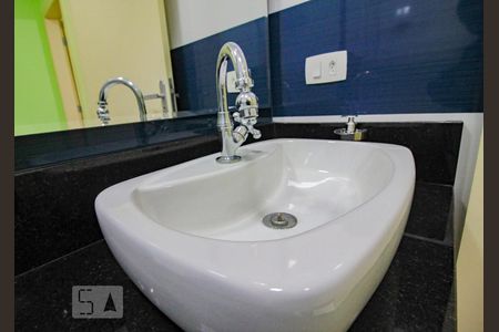 Casa à venda com 600m², 4 quartos e 5 vagasBanheiro