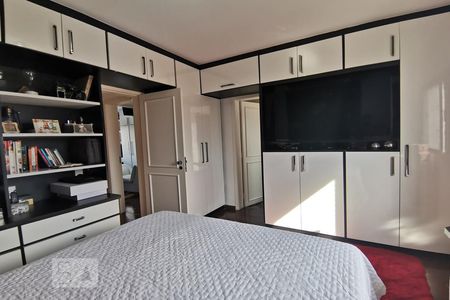 Apartamento à venda com 190m², 4 quartos e 3 vagas Apartamento à venda com 190m², 4 quartos e 3 vagasSuíte-3