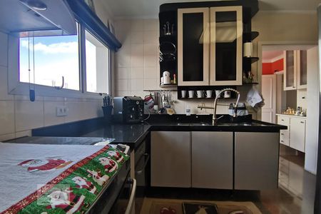 Apartamento à venda com 190m², 4 quartos e 3 vagas Apartamento à venda com 190m², 4 quartos e 3 vagasCozinha