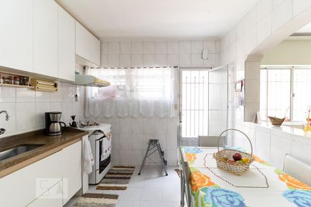 Casa à venda com 178m², 3 quartos e 2 vagas Casa à venda com 178m², 3 quartos e 2 vagasCozinha
