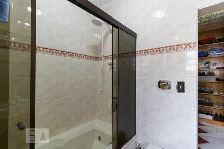 Casa à venda com 178m², 3 quartos e 2 vagas Casa à venda com 178m², 3 quartos e 2 vagasBanheiro da Suíte