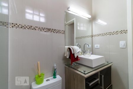Casa à venda com 178m², 3 quartos e 2 vagas Casa à venda com 178m², 3 quartos e 2 vagasBanheiro 2