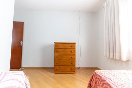 Casa à venda com 180m², 3 quartos e 2 vagasQuarto 3