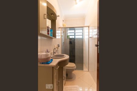 Casa à venda com 180m², 3 quartos e 2 vagasBanheiro 1