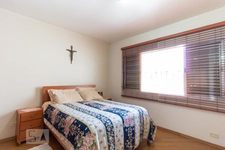 Casa à venda com 180m², 3 quartos e 2 vagasSuíte