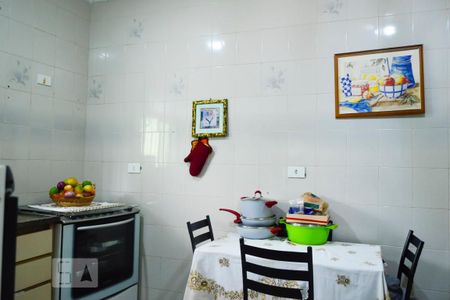 Casa à venda com 240m², 3 quartos e 4 vagas Casa à venda com 240m², 3 quartos e 4 vagasCozinha Vista Ampla