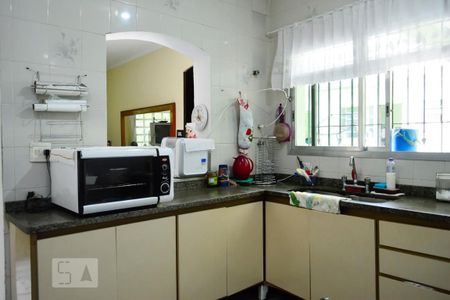 Casa à venda com 240m², 3 quartos e 4 vagas Casa à venda com 240m², 3 quartos e 4 vagasCozinha Pia e Amarios